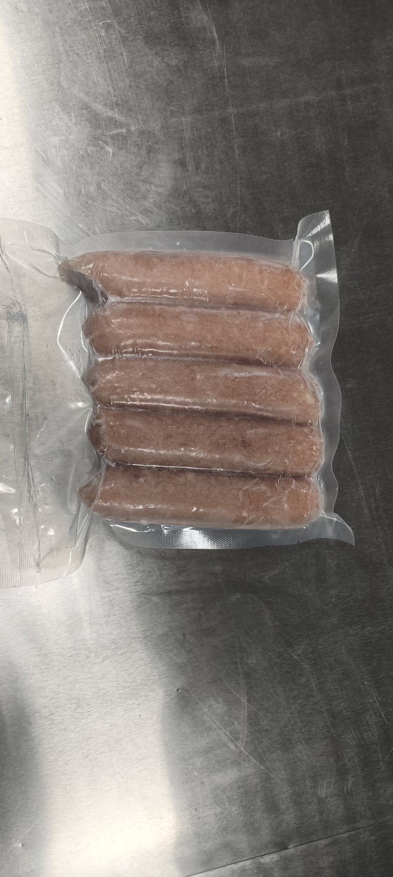 【肠类】牛肉地道肠含肉量85%以上，采用新鲜黄牛肉