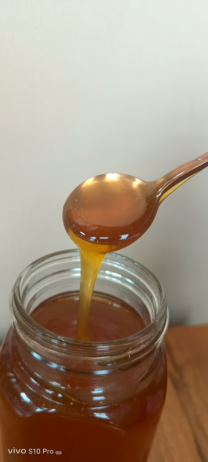 野蜂蜜云南野生蜂蜜，品质保证规格齐全，价格可谈，视频看货