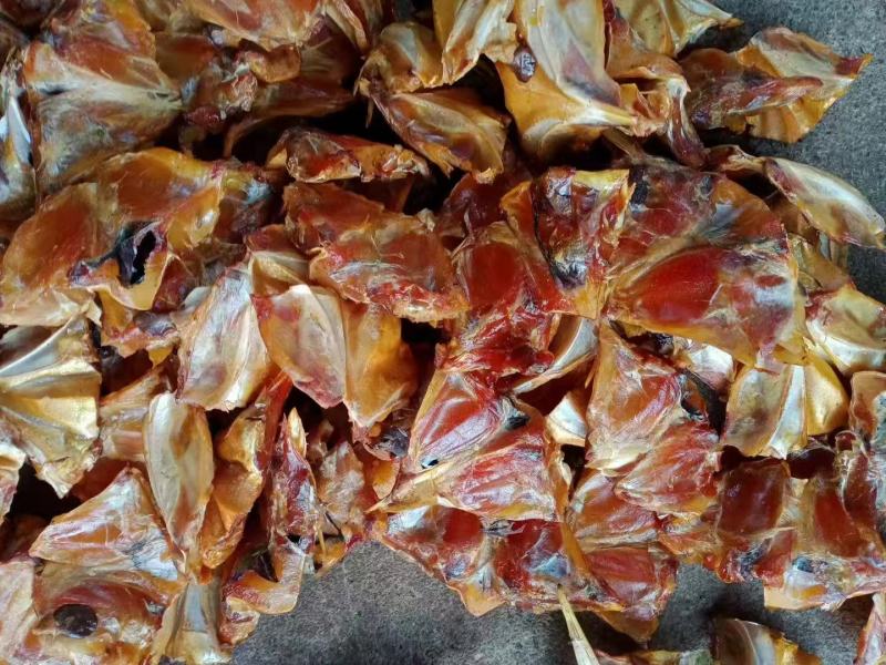 烟熏鱼干地摊电商批发烟熏草鱼块草鱼条草鱼尾巴鱼干干鱼