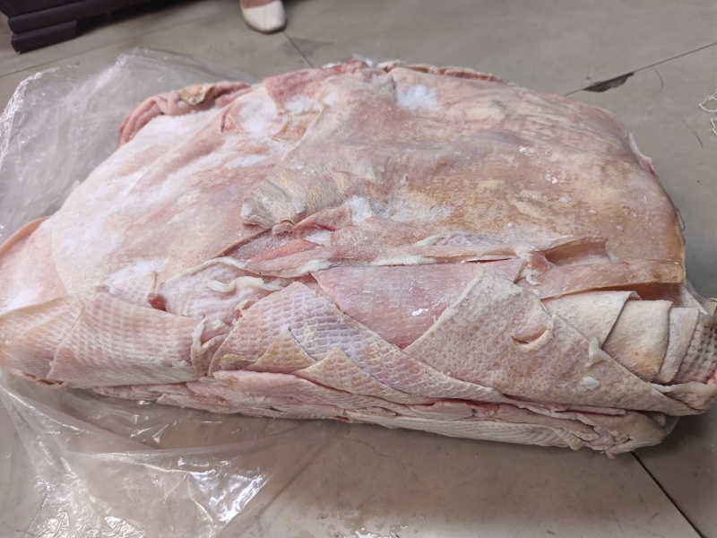 鲜猪皮去毛去油生猪皮肉皮新鲜猪皮猪皮批发鲜猪碎皮冷冻商