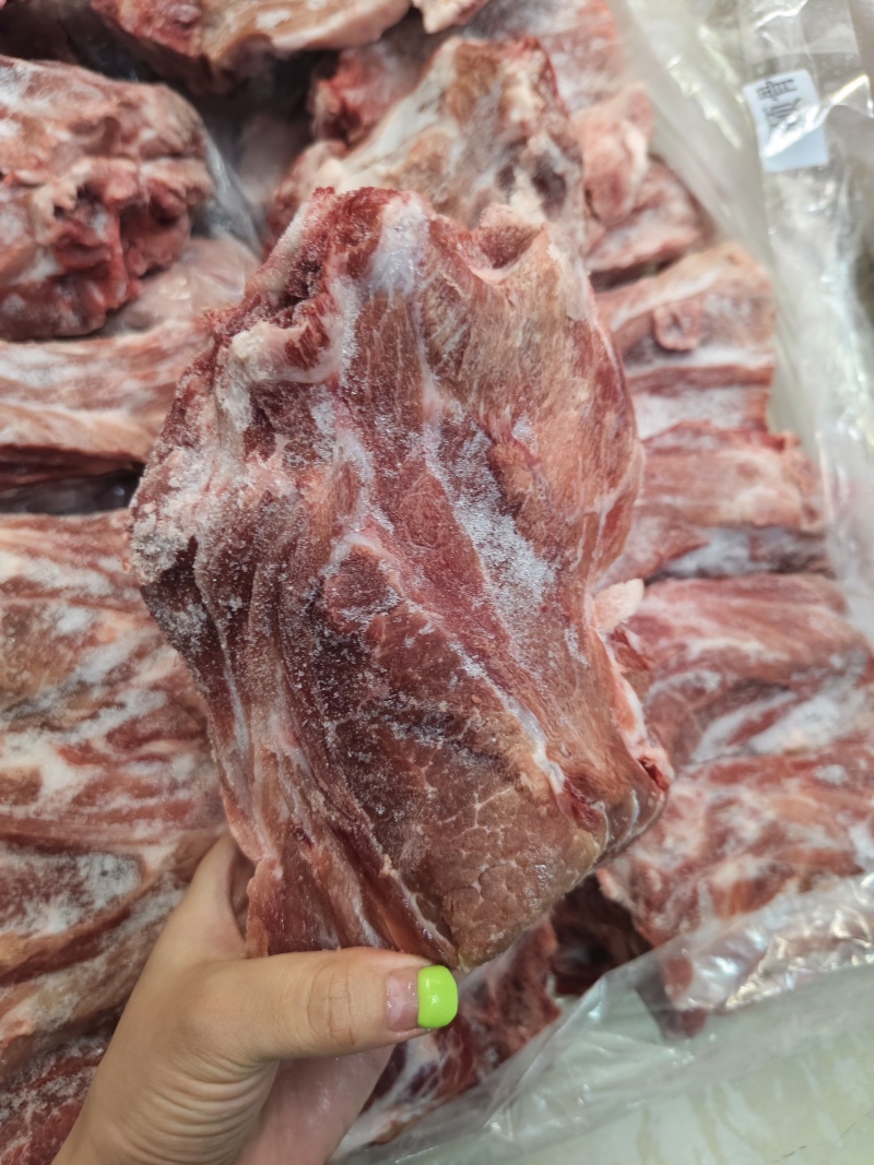 鲜冷多肉猪颈骨猪脖骨猪颈排酱颈骨猪骨头商用食材一箱20斤