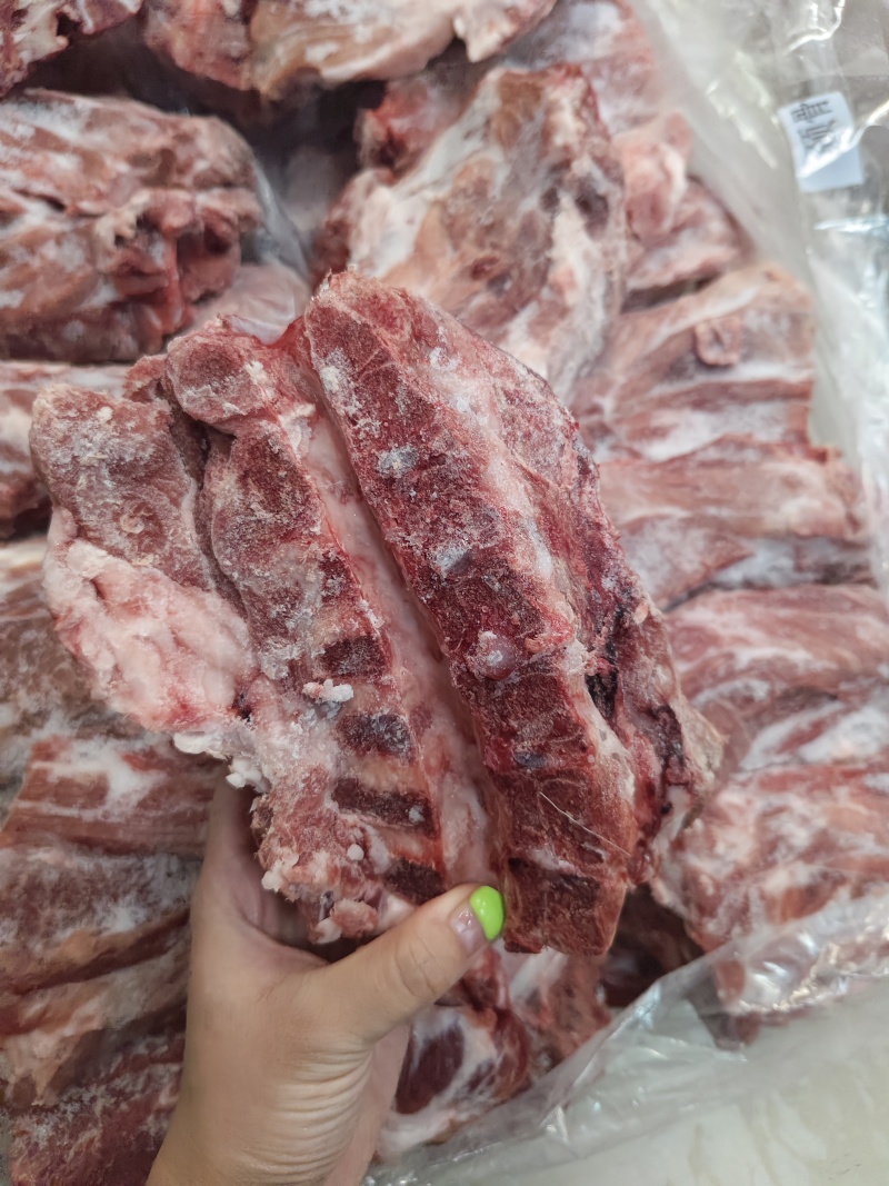 鲜冷多肉猪颈骨猪脖骨猪颈排酱颈骨猪骨头商用食材一箱20斤