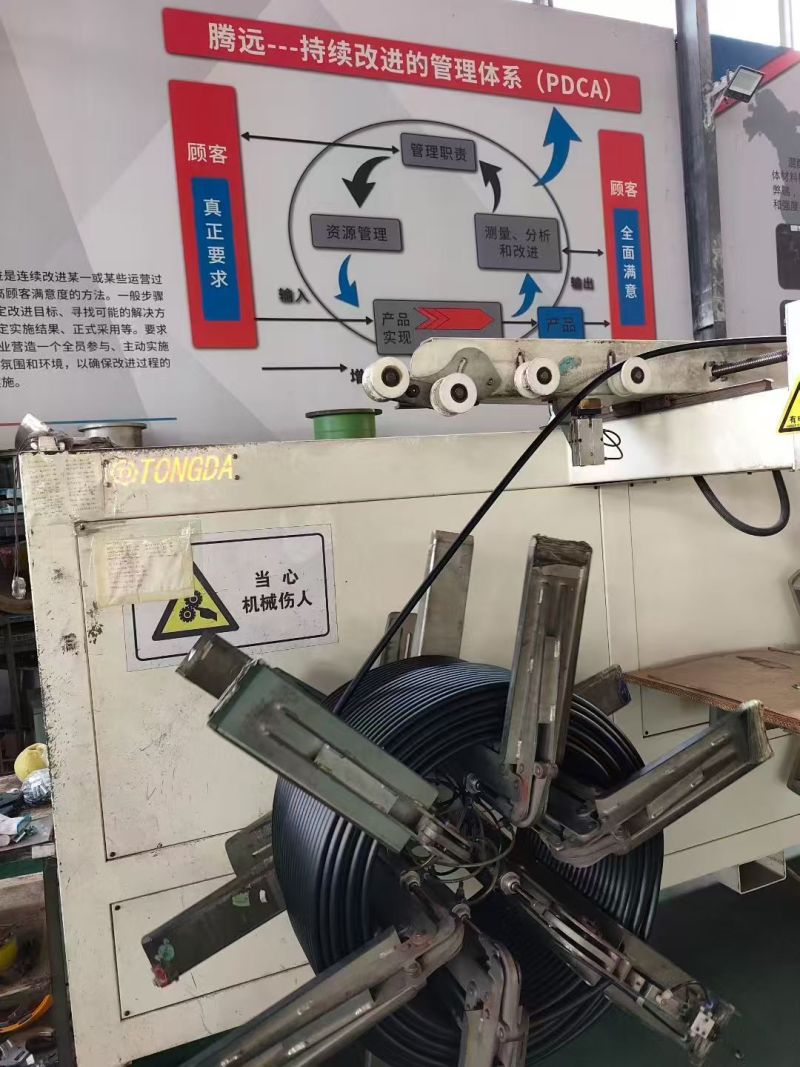 新型灌溉农用贴条式滴灌带厂家直销保质保量售后无忧