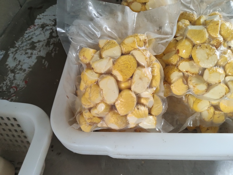 刀削板栗仁碎栗仁大量有货，欢迎新老客户前来合作