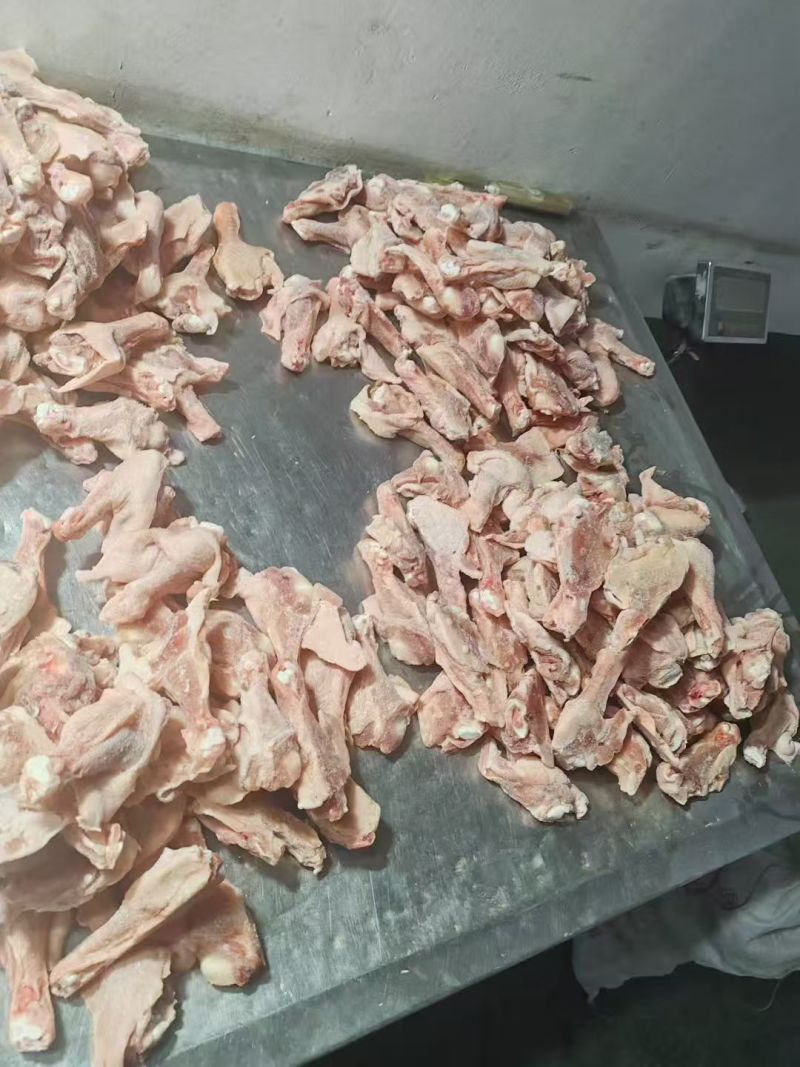 102个左右大翅根30吨，袋装