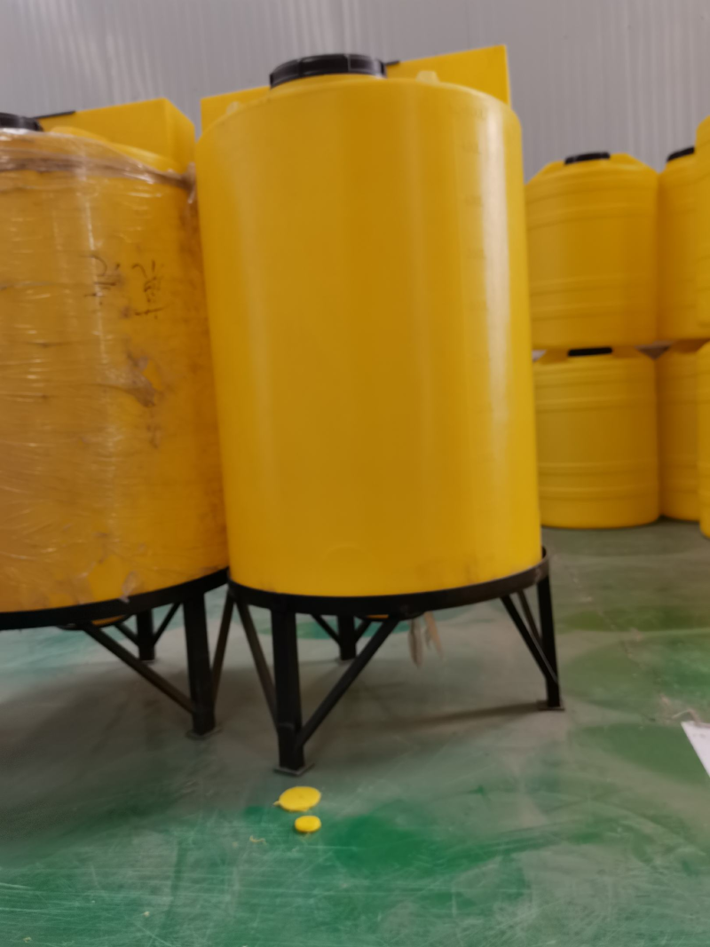 施肥桶水桶搅拌桶包含电机搅拌杆叶轮