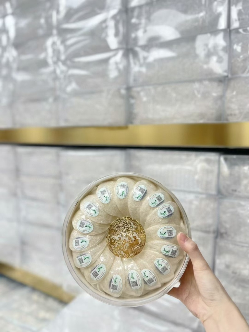 燕窝大量现货规格齐全，品质保证，可视频看货代发