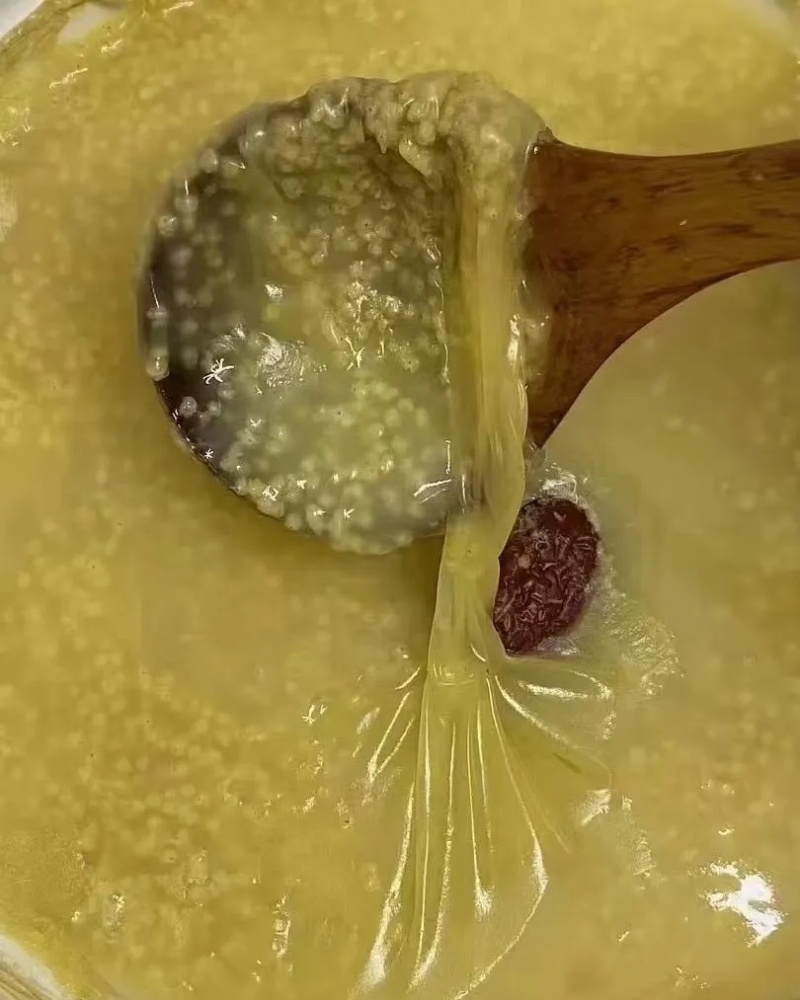 老家自己种的临朐正宗上林小米，好喝黏稠暖心又暖胃