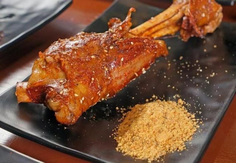 羊金刚，后金刚实拍带腱子肉，带拐筋一根一斤2两左右。