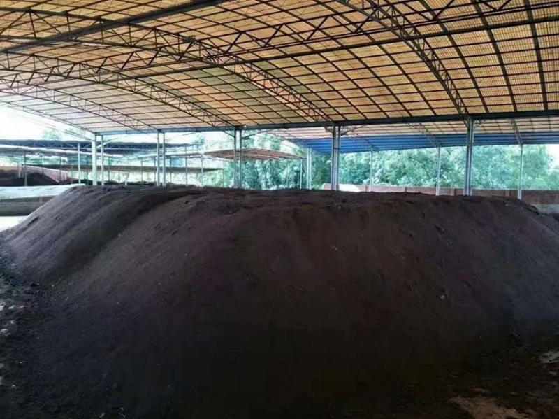 源头工厂批发纯鸡粪，一手货源大量现货，欢迎新老客户合作
