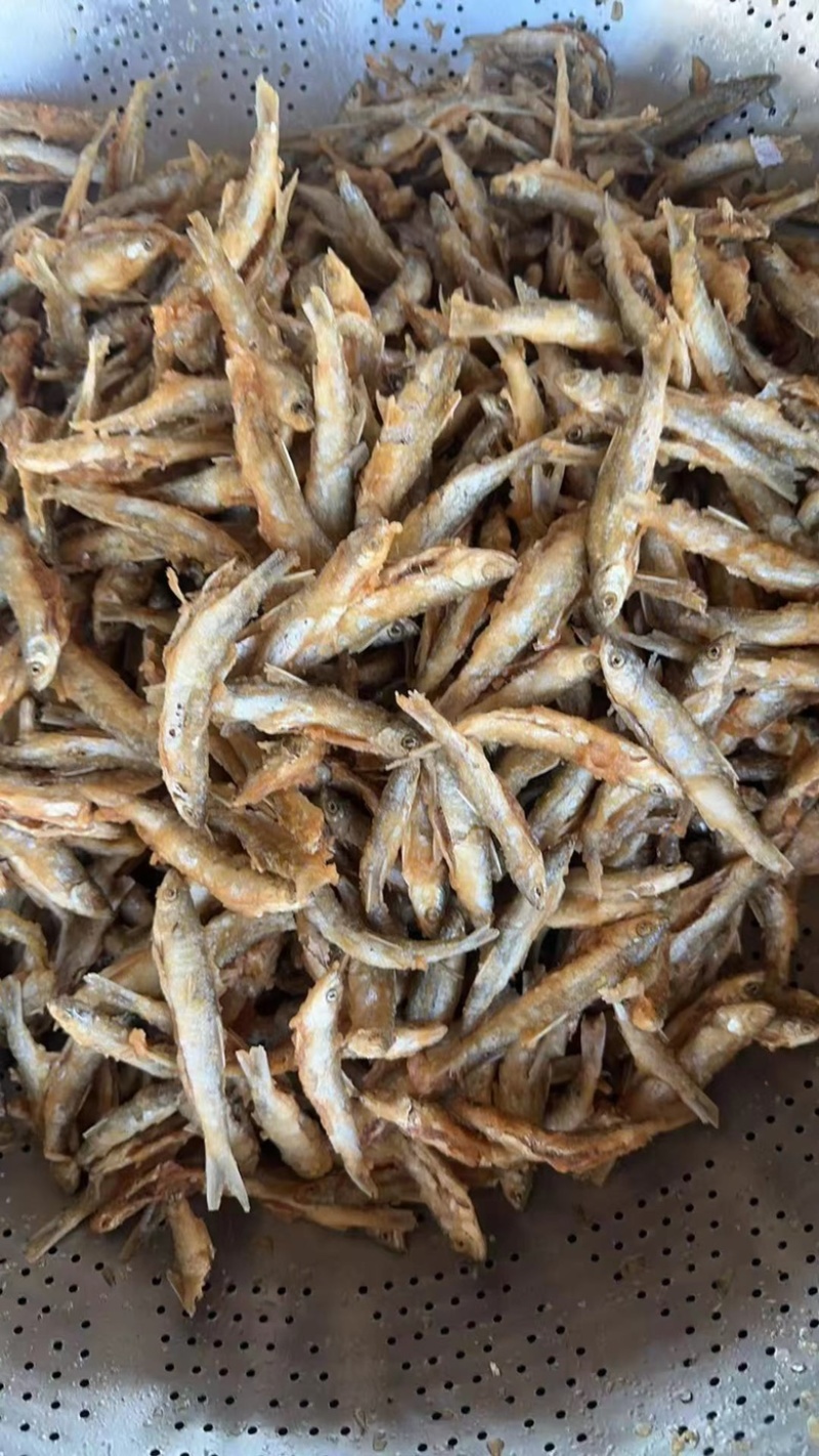 香酥开肚小河鱼地摊电商批发香酥小河鱼有盐白条面粉鱼干