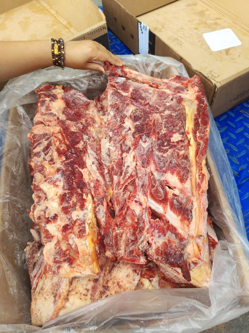 牛羽骨，新日期新货，肉多颜色新鲜漂亮，满肉带筋带脆骨