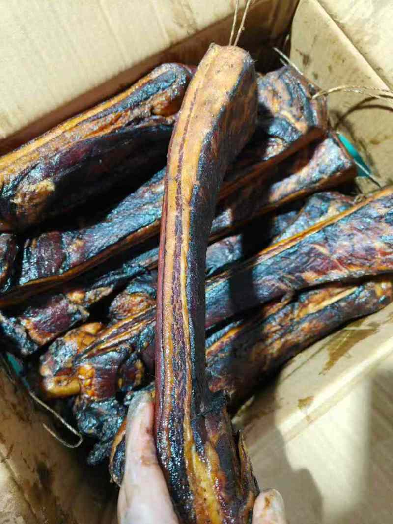 农家三线腊肉烟熏味实足今年**烟熏