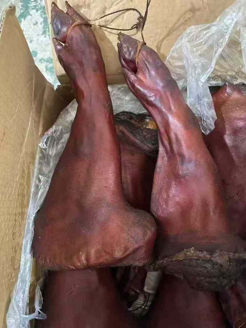 正宗重庆特产腊肉烟熏腊猪蹄农家自制柏树整只装腊猪脚四川腊