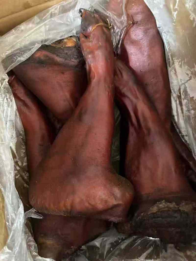 正宗重庆特产腊肉烟熏腊猪蹄农家自制柏树整只装腊猪脚四川腊