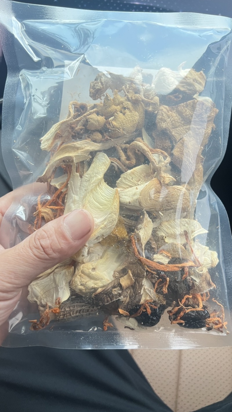 网红**菌汤包炖鸡，炖肉好伴侣100克