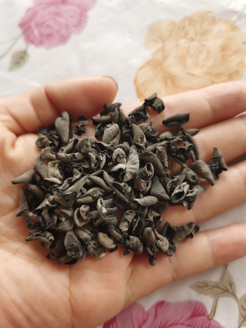 木耳牙子木耳碎电商供货泡发率十几斤秋耳黑厚碗耳批发