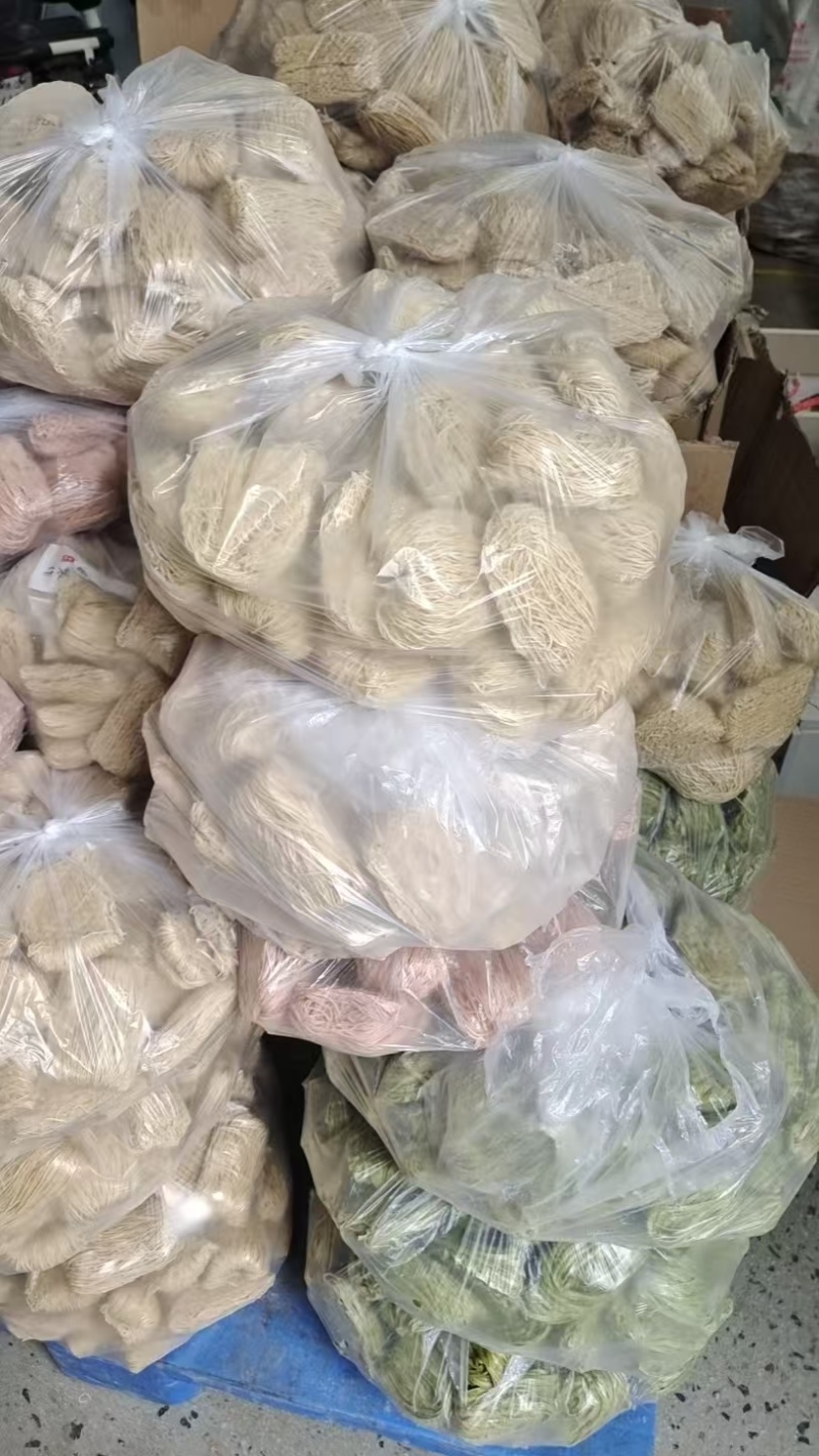 【推荐】港式虾仔高汤面。由高汤鸡蛋虾肉虾子做成