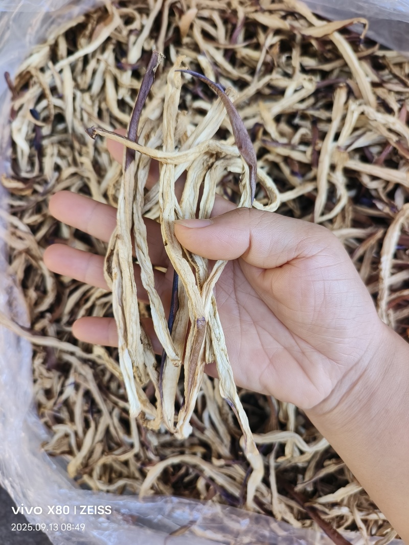 烘干无盐茄子干厂家直发。可定制可量产。无盐茄子条茄子丝。