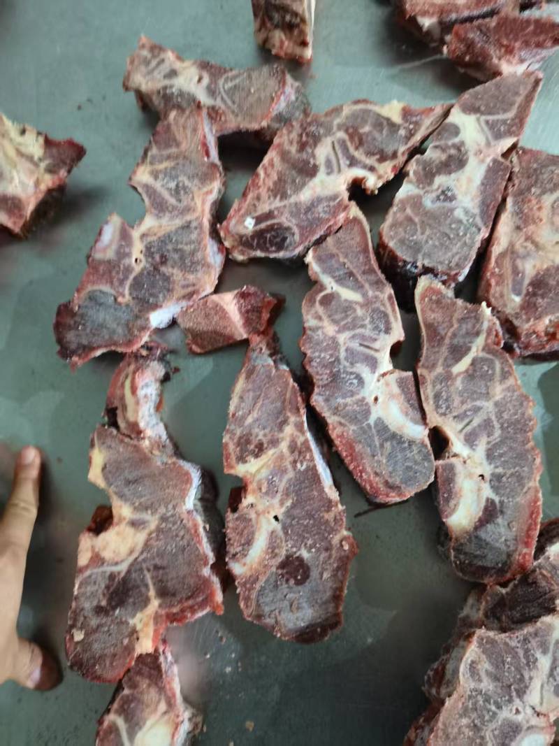 满肉牛脖骨
