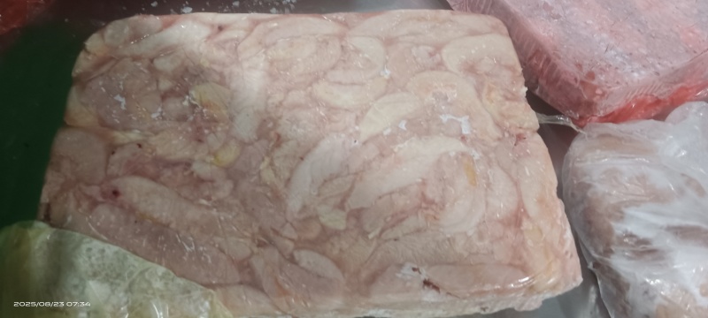 老鸡小胸