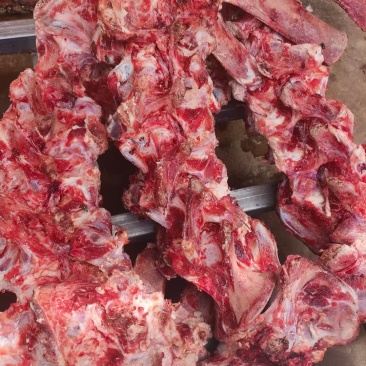 不带肉脖骨