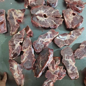 满肉牛脖骨