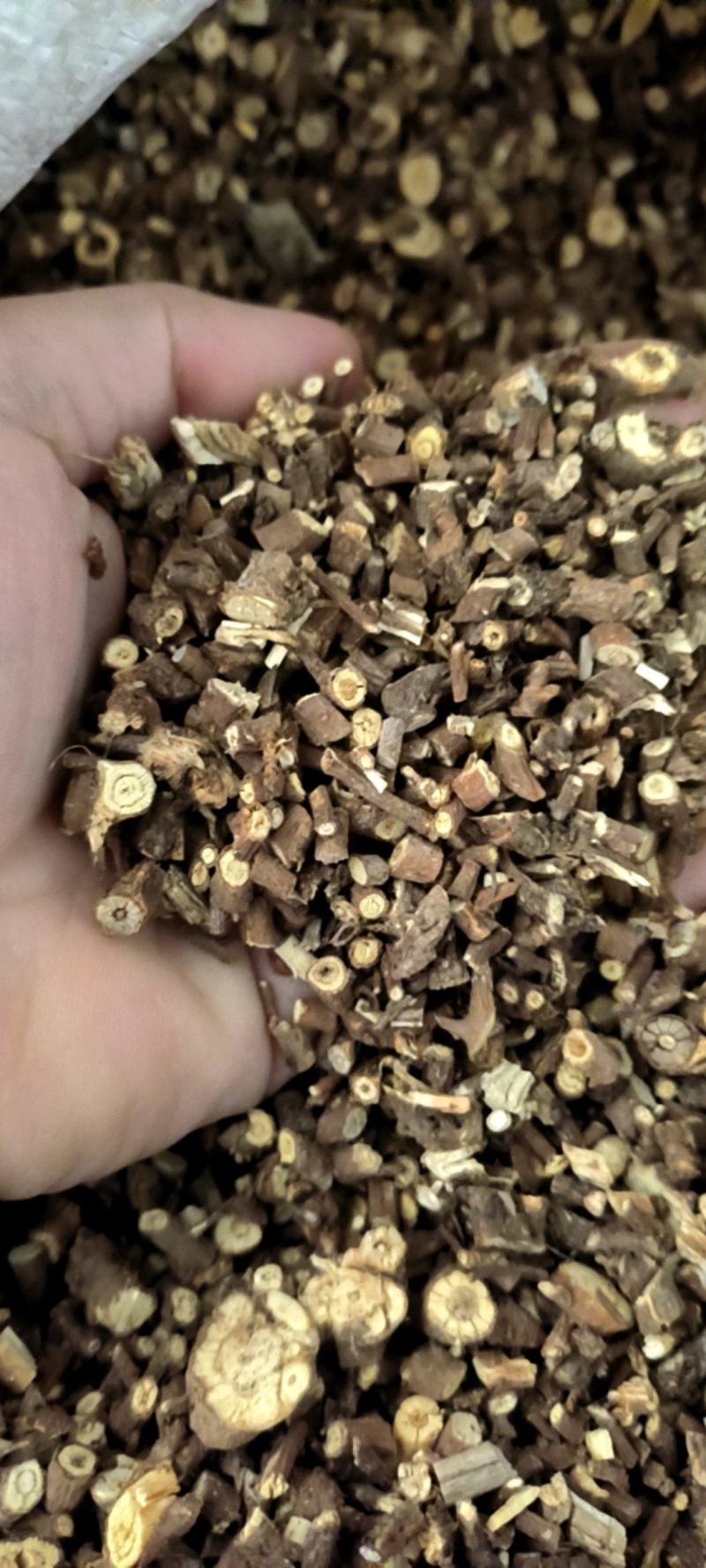 北柴胡各种规格，保纯净货，小颗粒可打粉。包邮