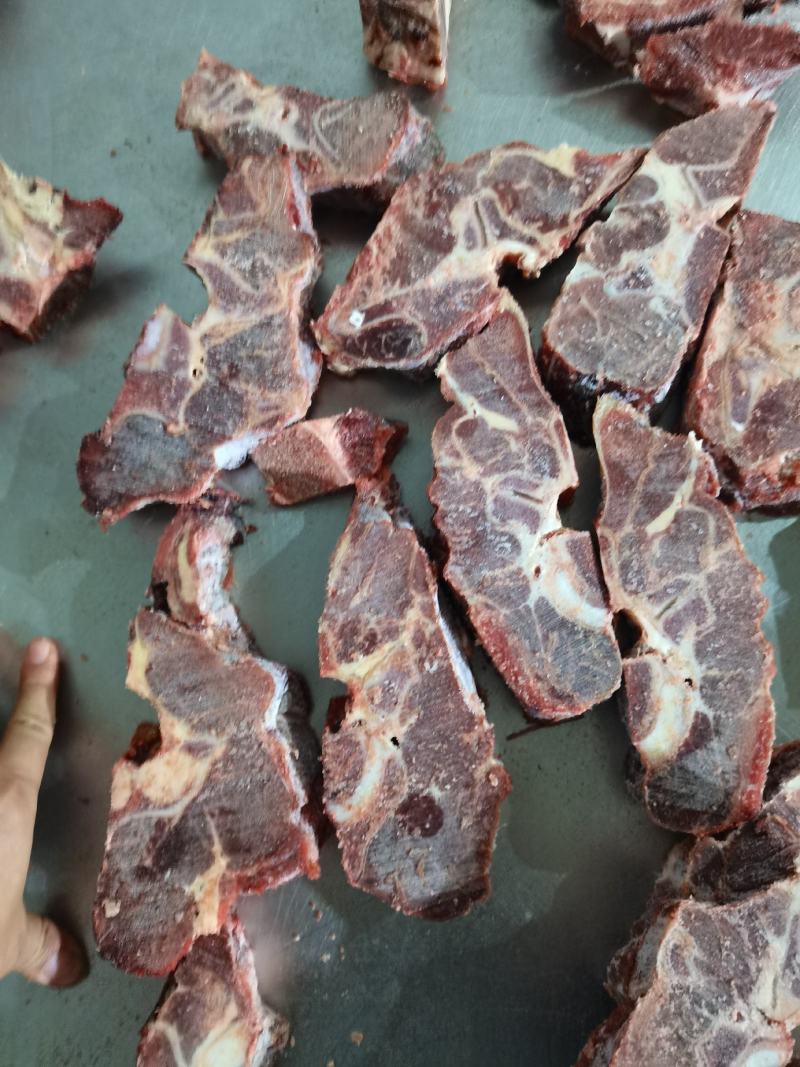 满肉牛脖骨