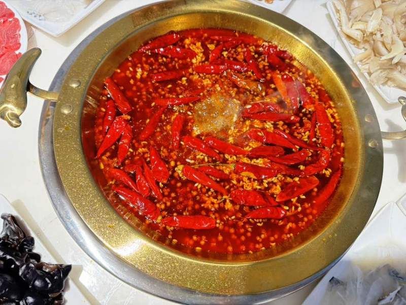 9号重庆老火锅红油，油脂香味浓郁重麻重辣专业研发工厂直销