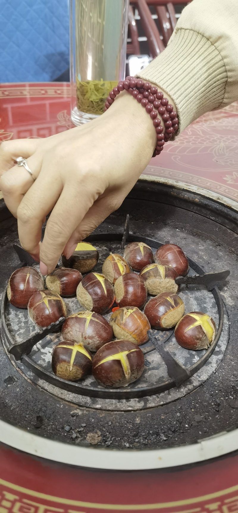 板栗大量上市颗粒饱满保质保量产地一手货源看货论价