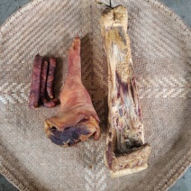 精品腊肉，自家撒养土猪腊肉只喂青草和玉米粉，品质保障