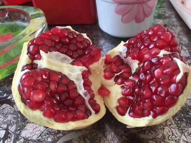 临潼石榴，汁多味甜