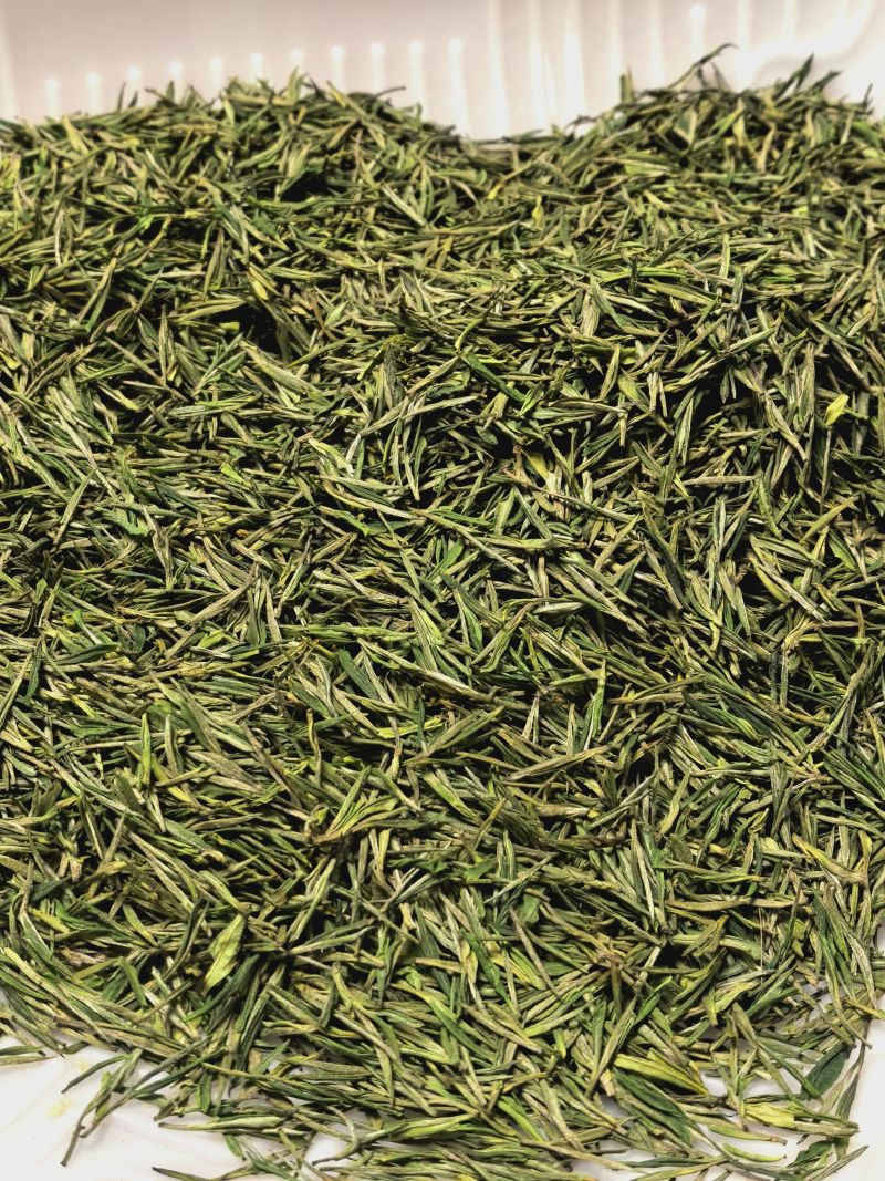 自己家种的，白茶，黄金芽，赢家红茶，（一件一箱，30斤）