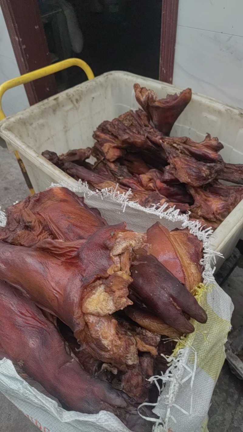 农家土猪肉腊猪脚