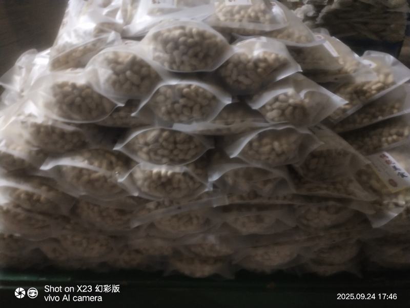 农村水煮花生手工炒花生