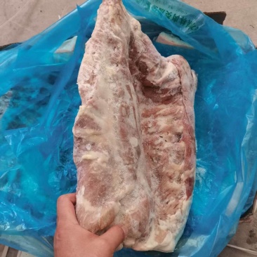 临期带皮大五花颜色有点黄抄码