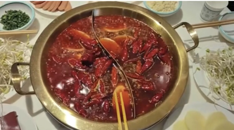 浓香型火锅底料，纯牛油纯食材炒制，香味浓郁，工厂直销