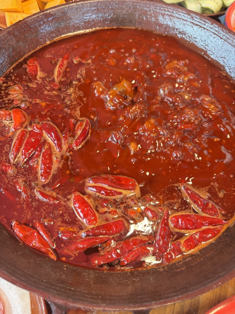 18号老火锅红油底料，纯牛油红油，香味浓郁，厂家直销