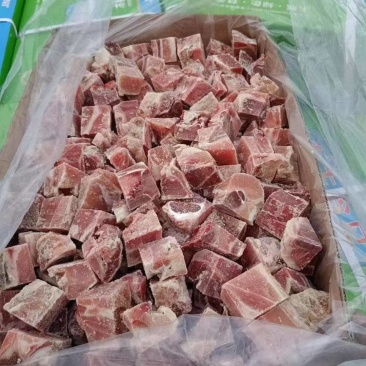 排骨粒，大小均匀，快餐，团餐，食堂必备产品。价格优惠