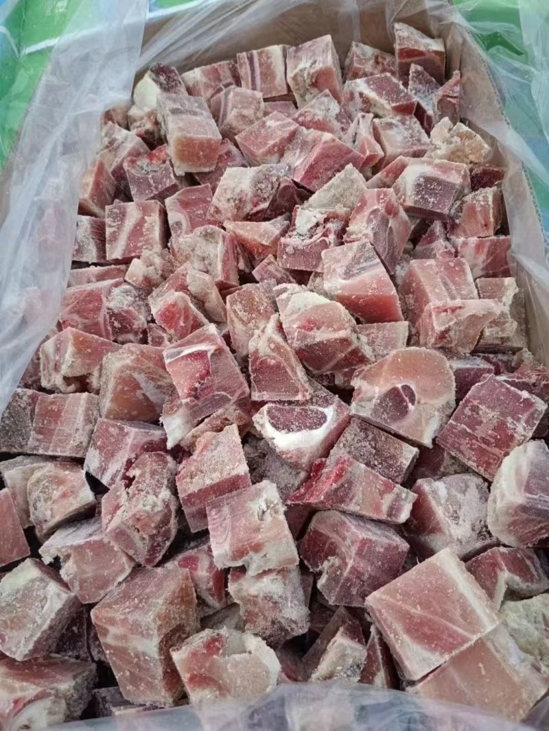 排骨粒，大小均匀，快餐，团餐，食堂必备产品。价格优惠