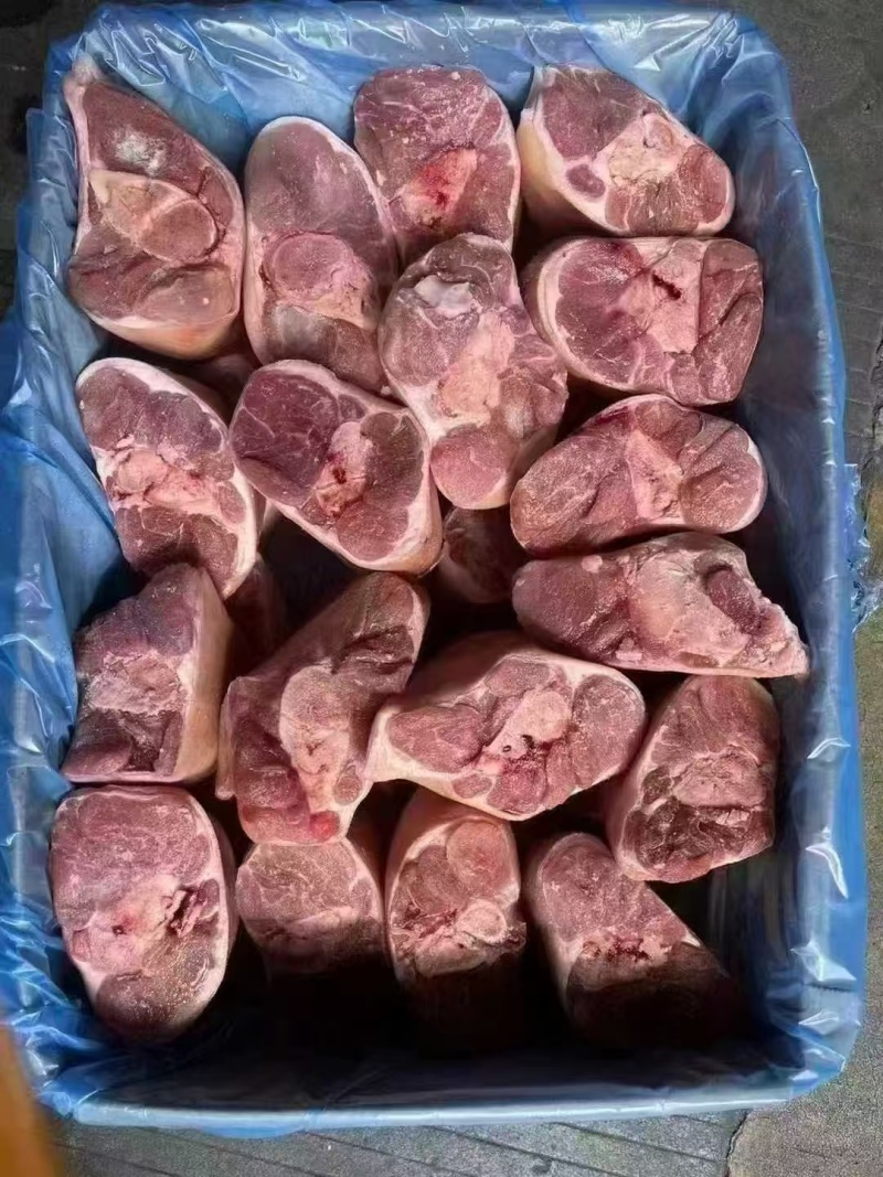 带皮小肘子