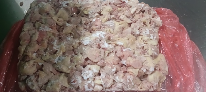 老鸡带皮胸肉块