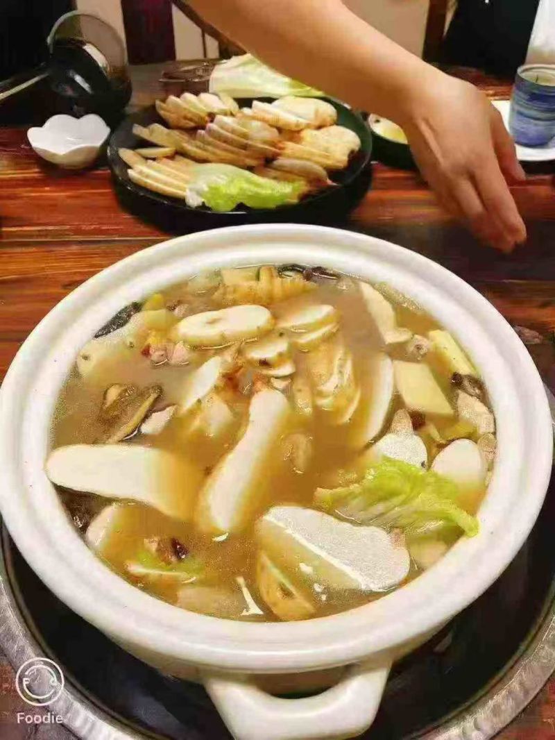 新鲜天麻云南天麻大小果市场好卖供不应求天天现挖