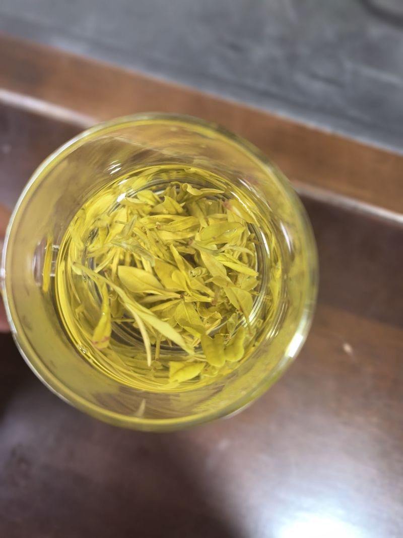 主要有，白茶黄金芽赢嘉红茶，从30到180...1100