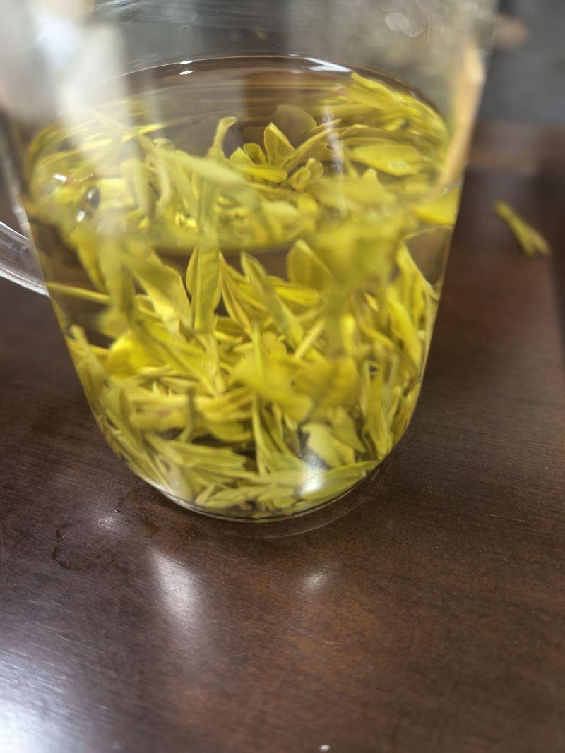 主要有，白茶黄金芽赢嘉红茶，从30到180...1100