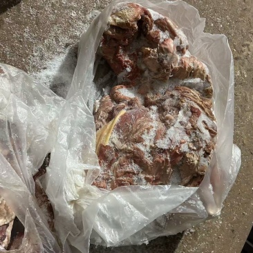 牛腱子和牛肋条都有，平时市场卖剩下的