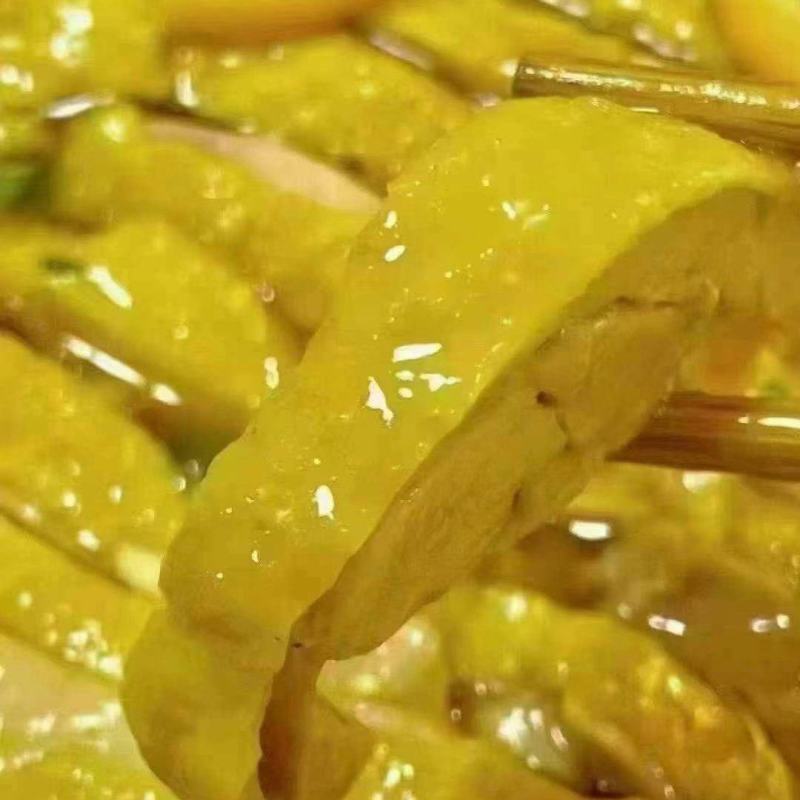盐焗鸡，盐焗鸡腿，八成熟，口味好，一件50斤，价格美丽