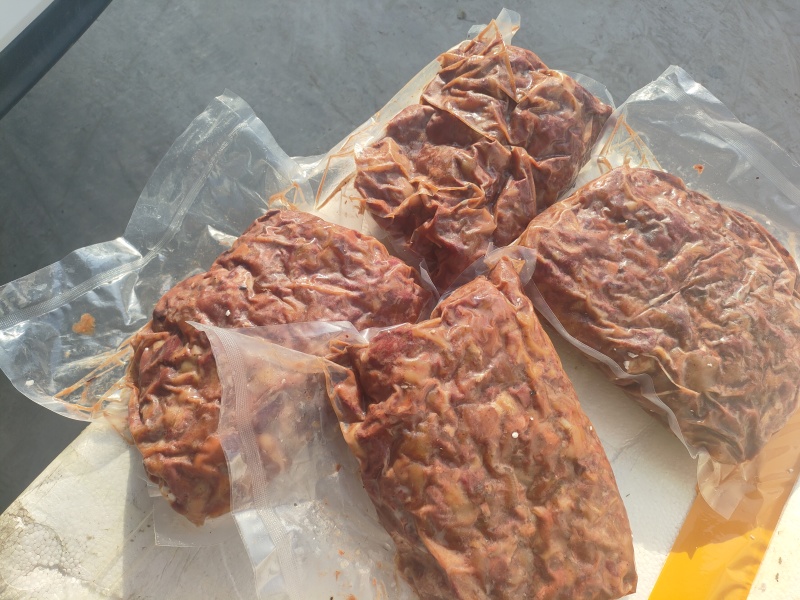 熟马碎肉五香口味真空包装直接可以夹火烧价位不高