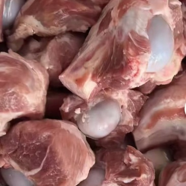 满肉大棒骨，猪棒骨，带骨髓，一个六七两，证件齐全